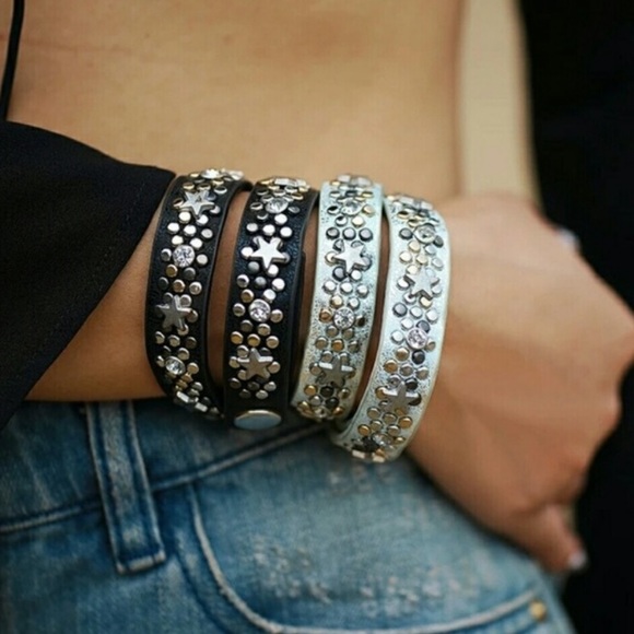 Star Rhinestone Leather Wrap Bracelet - Picture 5 of 7